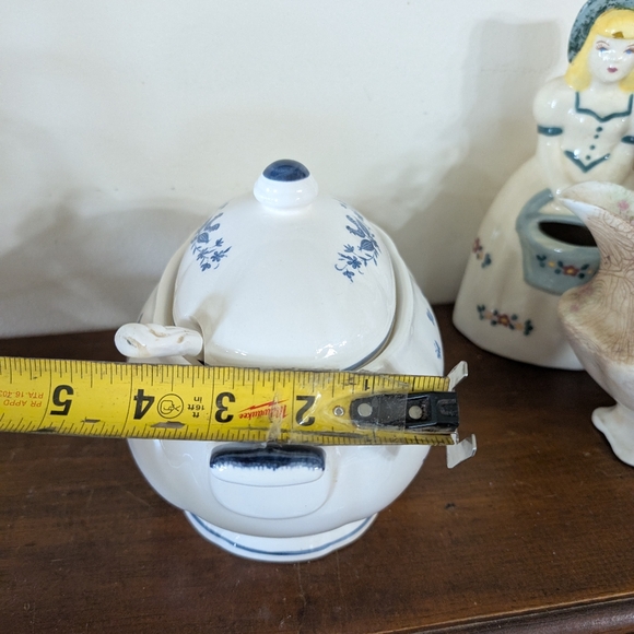 Vintage Delft Ceramic Soup Tureen Lid & Ladle Farm Country Design Kitchen Decor - Picture 13 of 13